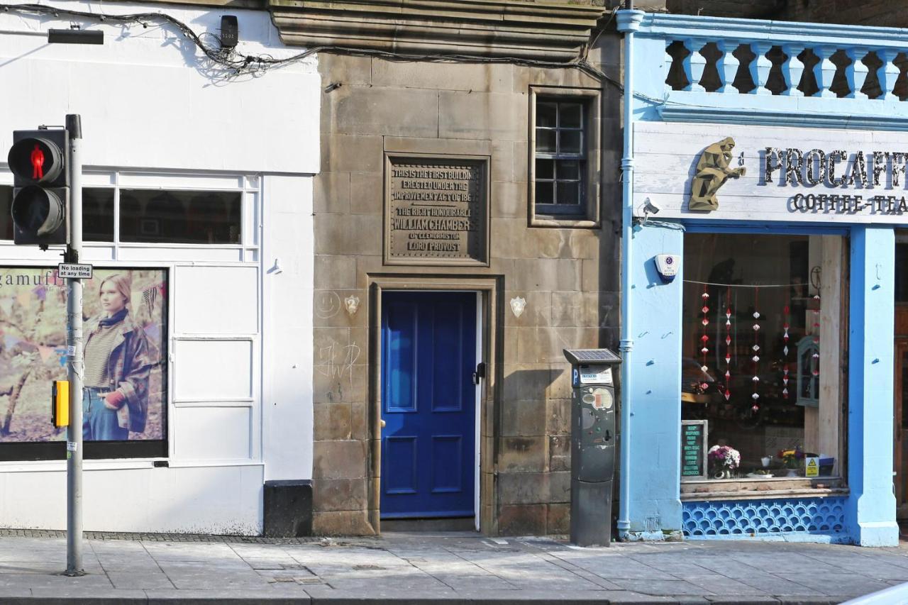 Joivy Iconic Colorful Home On The Royal Mile Edinburgh Bagian luar foto